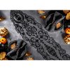 Fekete Csipke Asztalterítő Koponyákkal Halloweenre, 180x35 cm